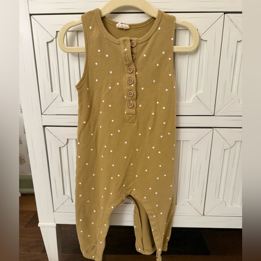 Quincy Mae sleeveless jumpsuit size 6-12 months